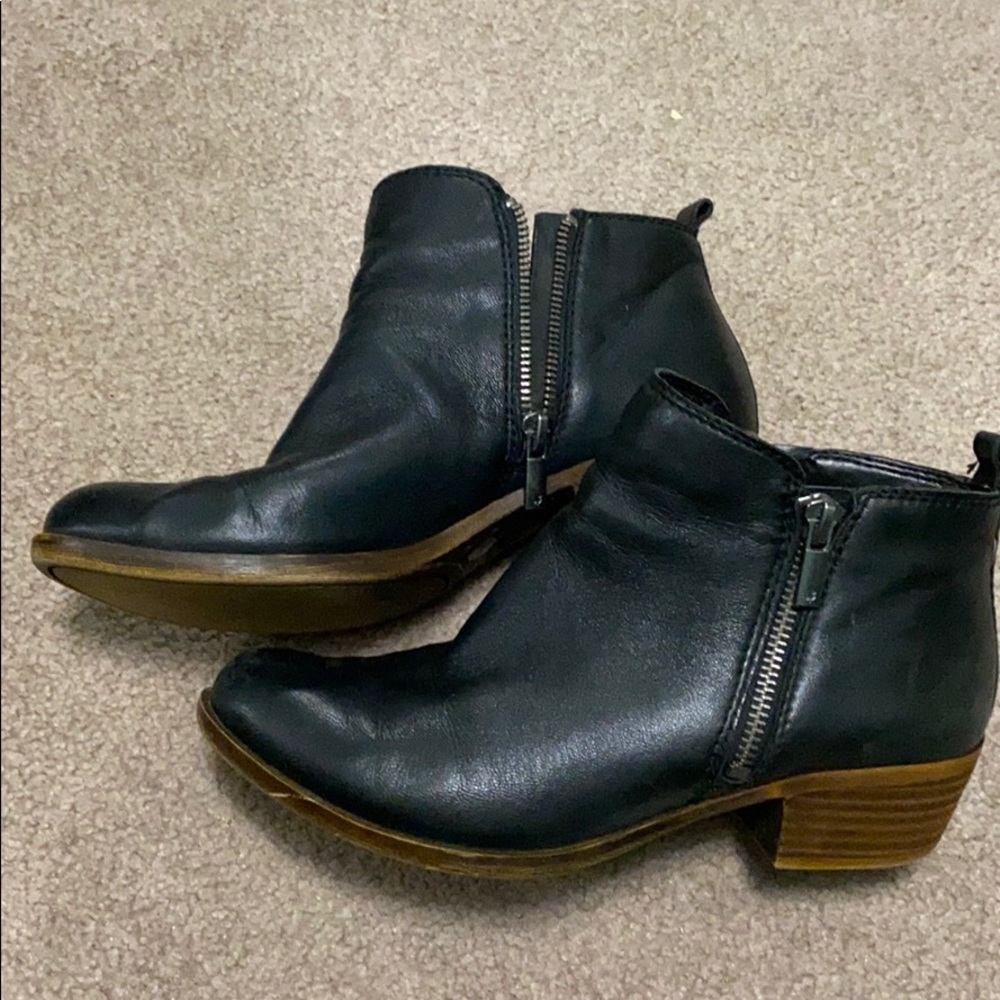Lucky Brand Basel Out Zip Shooties